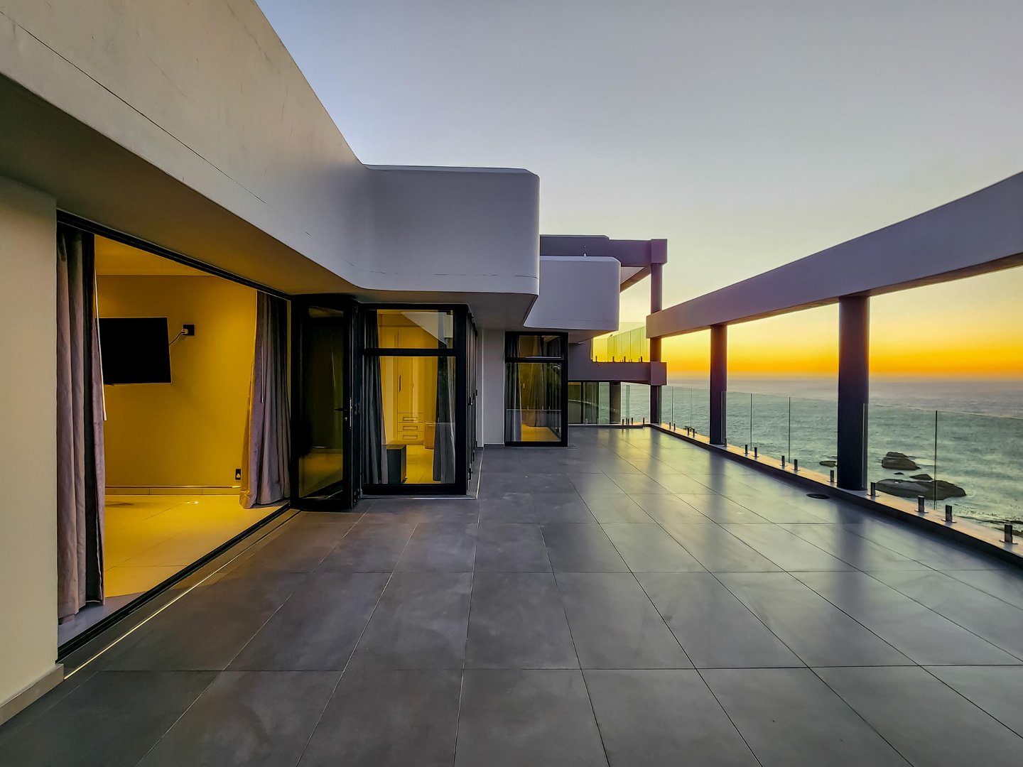 7 Bedroom Property for Sale in Llandudno Western Cape